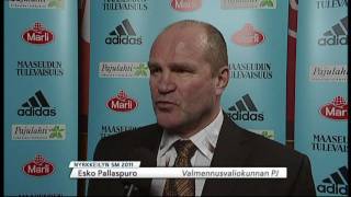 Nyrkkeilyliiton valmennusvaliokunnan pj Esko Pallaspuro nyrkkeilyn SMfinaalissa [upl. by O'Callaghan]