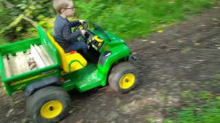 Gator John Deere 4X4 quot Peg perego quot [upl. by Anatsirhc]