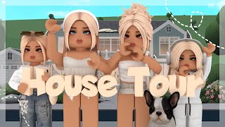 Official HOUSE TOURTOUR PLUS LAYOUT WORTH 1M Bloxburg roleplay WITH VOICES [upl. by Thant]