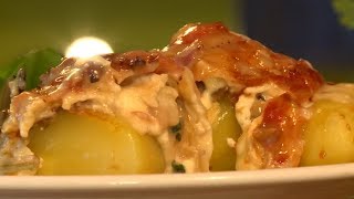 Recette  camembert rôti aux champignons et au lard  Météo à la carte [upl. by Audy]