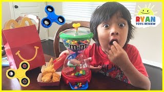 Kids pretend Play with MampM candy and fidget spinners toys [upl. by Wilhide]