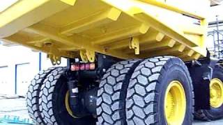 Komatsu HD4657 Walk Around [upl. by Rollecnahc]