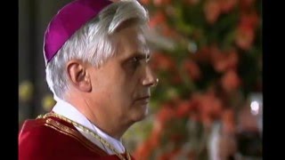 Joseph Ratzinger viene ordinato vescovonominato cardinale e dona lanello alla Vergine di Altötting [upl. by Cyrano]