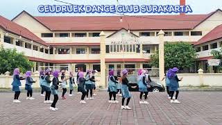 Ku Cinta Dia Remix Line Dance Chor ernarahmawati6119 INAamp erikadamayanti8726INA SALAM 🥰💪🙏 [upl. by Madelyn]