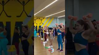 Aula de superiores com Carol Vaz Treino para mulheres Dica de treino de ombros dicasincriveis [upl. by Blanka]