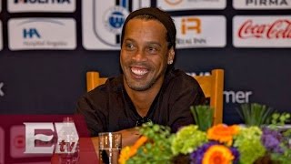 ¿Por qué decidió Ronaldinho jugar en México  Presentación de Ronaldinho [upl. by Jehiah]