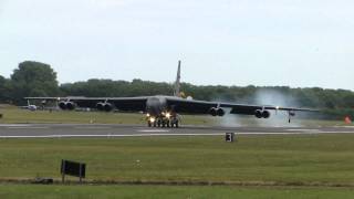 B52 LANDING FAIRFORD JULY 2010 [upl. by Anet]