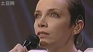 Annie Lennox  A Whiter Shade of Pale Live [upl. by Hook]