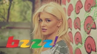 Era Istrefi  Mani Per Money [upl. by Bunow]