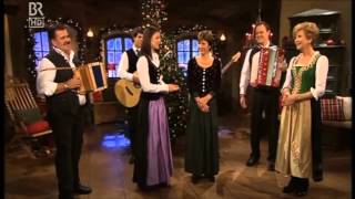 Oeschs die Dritten  Weihnachten mit Carolin Reiber [upl. by Noyar107]