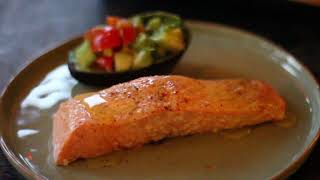 Warm gerookte zalm met avocado salsa [upl. by Erroll]