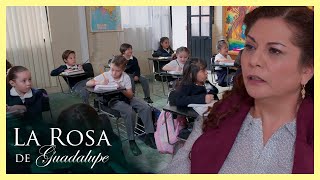 Miss Rosy pierde la vista y experimenta mareos en plena clase  La Rosa de Guadalupe 14  Terapia… [upl. by Itnuahsa148]