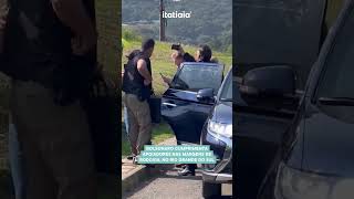 BOLSONARO PARA EM RODOVIA PARA TIRAR FOTOS COM APOIADORES NO RS [upl. by Viviane]