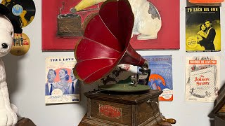 Demonstration of a 1910 STANDARD phonograph with JAS phonograph company platter attachment [upl. by Joachima]