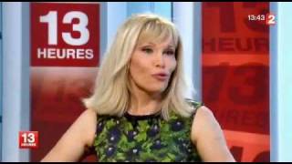 Vidéo Amanda Lear est Lady Oscar au théâtre de la Renaissance  Cultureboxm4v [upl. by Ttnerb]