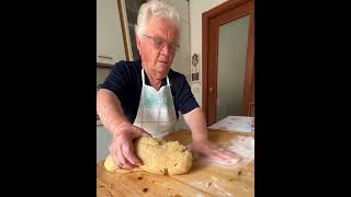 Nonna Angelina mi mostra come preparare i tozzetti con marmellata cilentani [upl. by Berck]