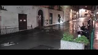 Salta tombino a Ripa di Cassano le Rampe diventano un fiume a Piano di Sorrento [upl. by Aset]