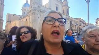 Caltanissetta crisi idrica Le mamme del centro storico non si fermano Sit in a Palermo [upl. by Ellatsyrc]