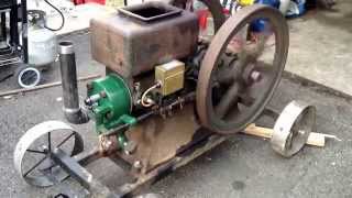 Plessisville 5hp hit amp miss engine [upl. by Hewe]