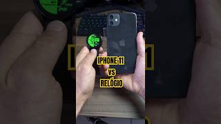 IPhone 11 versus relógio Tela Amoled vs tela LCD smartphone [upl. by Angelina]