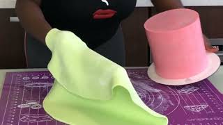 HOW TO COVER A FONDANT CAKE FOR BEGINNERS WITHOUT CRACKS OR TEARS [upl. by Skylar]