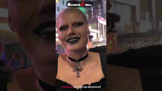 GNTMSiegerin Lea bei Heidi Klums HalloweenParty am Times Square in New York City [upl. by Vasya]