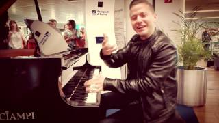 Un piano nellaeroporto di Roma Fiumicino  Matthew Lee plays back again in Fiumicino Airport [upl. by Pimbley704]