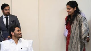 IAS Chahat Bajpai with ysjagan  motivation upsc [upl. by Shamus]