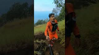 Terjalnya Jalur Pos 4 Gunung Sindoro via AlangAlang Sewu shorts [upl. by Robbi]