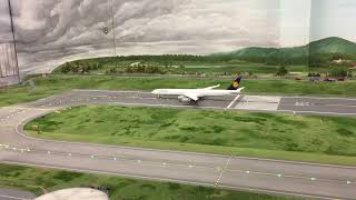 Landing and taking off at Knuffingen Airport in Miniatur Wunderland  Hamburg [upl. by Emmie869]