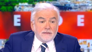 quotLes jeunes gens ne sont pas sur votre ligne quot Pascal Praud revient sur la condamnation de N Bedos [upl. by Phelgen]