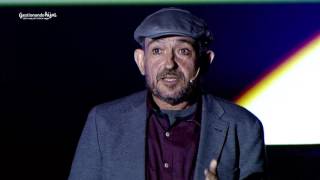 Carles Capdevila quotParir con humorquot [upl. by Dnalon]