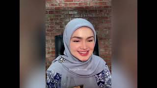 Siti Nurhaliza Nazam Lebaran sambil gelak dia la backup vocal dia juga main vocal [upl. by Llenyl]