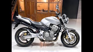 HONDA HORNET900 SC48  ホンダ ホーネット900  社外スリップオンマフラー、カーボン調フロントフェンダー、スフィアライト製LEDライトバルブ 装備 [upl. by Humble]