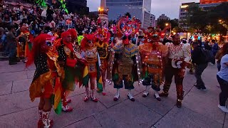 Bolivia en México Aniversario de su Independencia festejando en el Angel de la Independencia [upl. by Nytsirc]