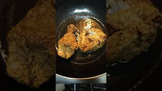 Reheating fried chicken [upl. by Lednahc]