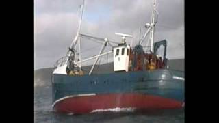 An Irish fishing trawler herring fishing [upl. by Suirtimed]