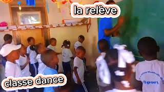 Classe dance 😂😂la relève [upl. by Balbinder88]