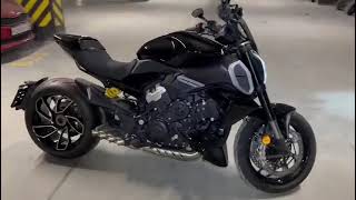 DUCATI DIAVEL V4  Akrapovic [upl. by Qerat]