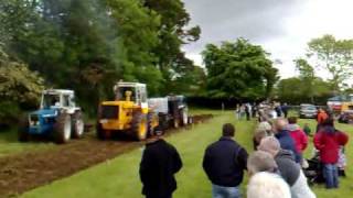 Muir Hill 171 Tractor Pulling Pulling the sled amp a Ford 5000 [upl. by Elimaj]