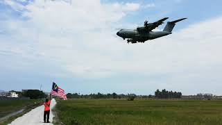 RMAF Airbus A400M Atlas M5404 Landing at Butterworth Airbase RMAF 20082018 [upl. by Ursola]