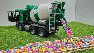 Mobil truk molen besar ngecor  Mixer truck bruder truck MAN unboxing truk molen [upl. by Ettesel]