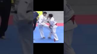 Sweep  knee kick mmamuaythaifighterkickboxingkarateniketjhashorts [upl. by Daniel]