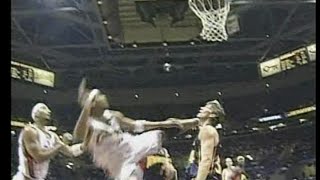 Ira Newble Kicks Mike Dunleavy in the Face [upl. by Rehpotsihc596]