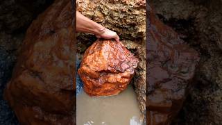 digging a gold nest gold hiding between sharp rocks😱 Discovery of lots of gold [upl. by Spencer]