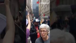 Leilão de escolas PM usa bombas contra ativistas em frente à B3 Veja [upl. by Frasier905]