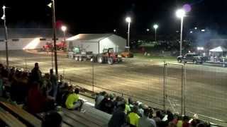 IH 1586 MFWD tractor pulling 20000 lbs [upl. by Ailema]