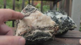 WHATS INSIDE DISSOLVING ROCKS WITH TABLE VINEGAR [upl. by Ailedamla415]