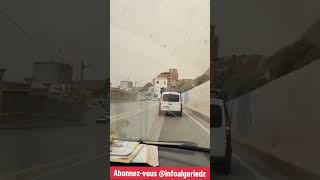 2 algériens derrière un immigré renault kangoo النقل البحري الجزائري عند وصول المهاجرين إلى الجزائ [upl. by Eeram]