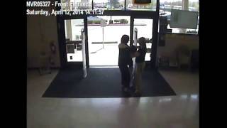 Manager tries to stop Rite Aid shoplifter [upl. by Etsirhc]